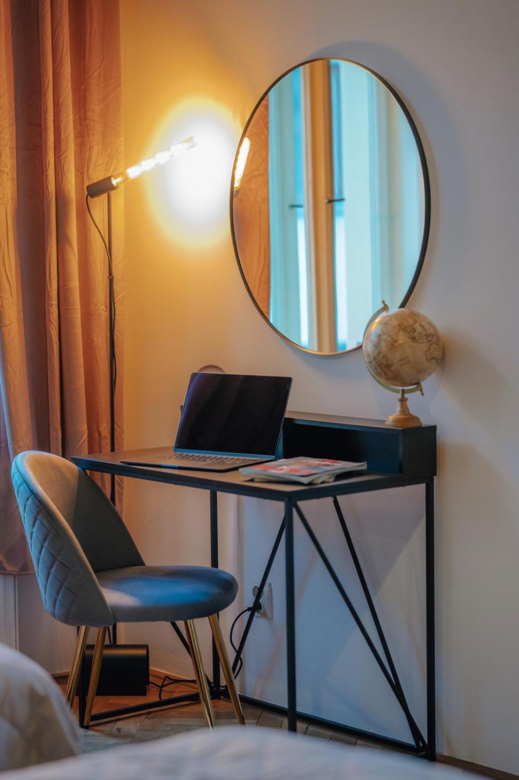 Cinematic With Pool Table & Cinema In The Heart Of Apartment